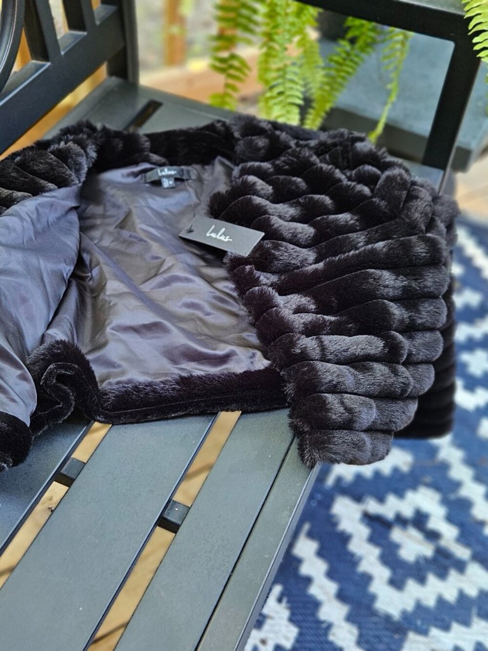 NWT LULUS Cropped Faux Fur Jacket - Sz M
